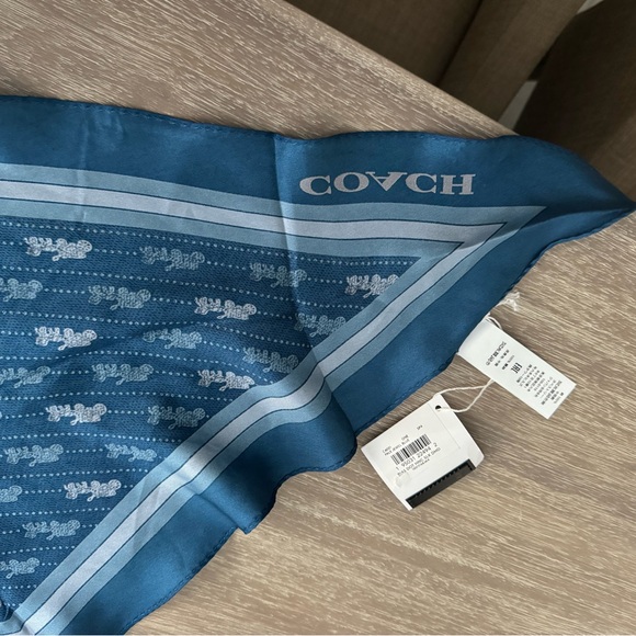Coach silk scarf - Picture 3 of 3
